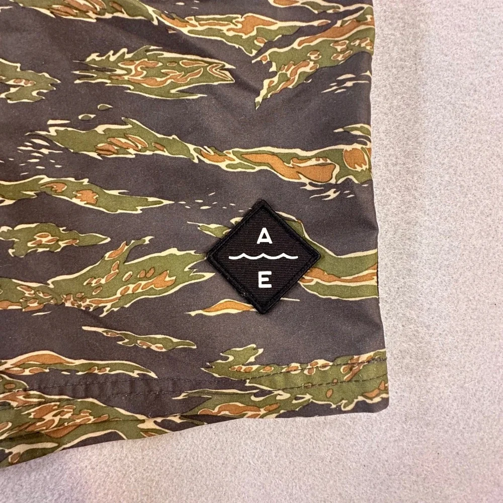 American Eagle Mens Tiger Stripe Camo Board Shorts Green Brown Swim Trunks Small